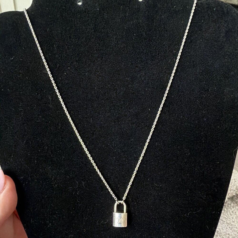 Louis Vuitton Silver Lockit Padlock Pendant Necklace 925 Sterling Silver Q93559